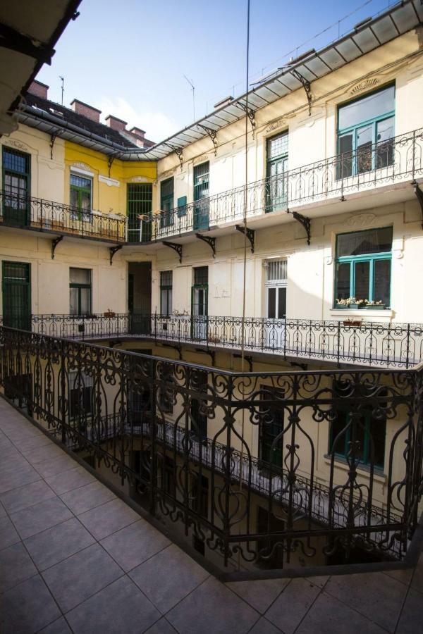 Izabella Vintage Style Leilighet Budapest Eksteriør bilde